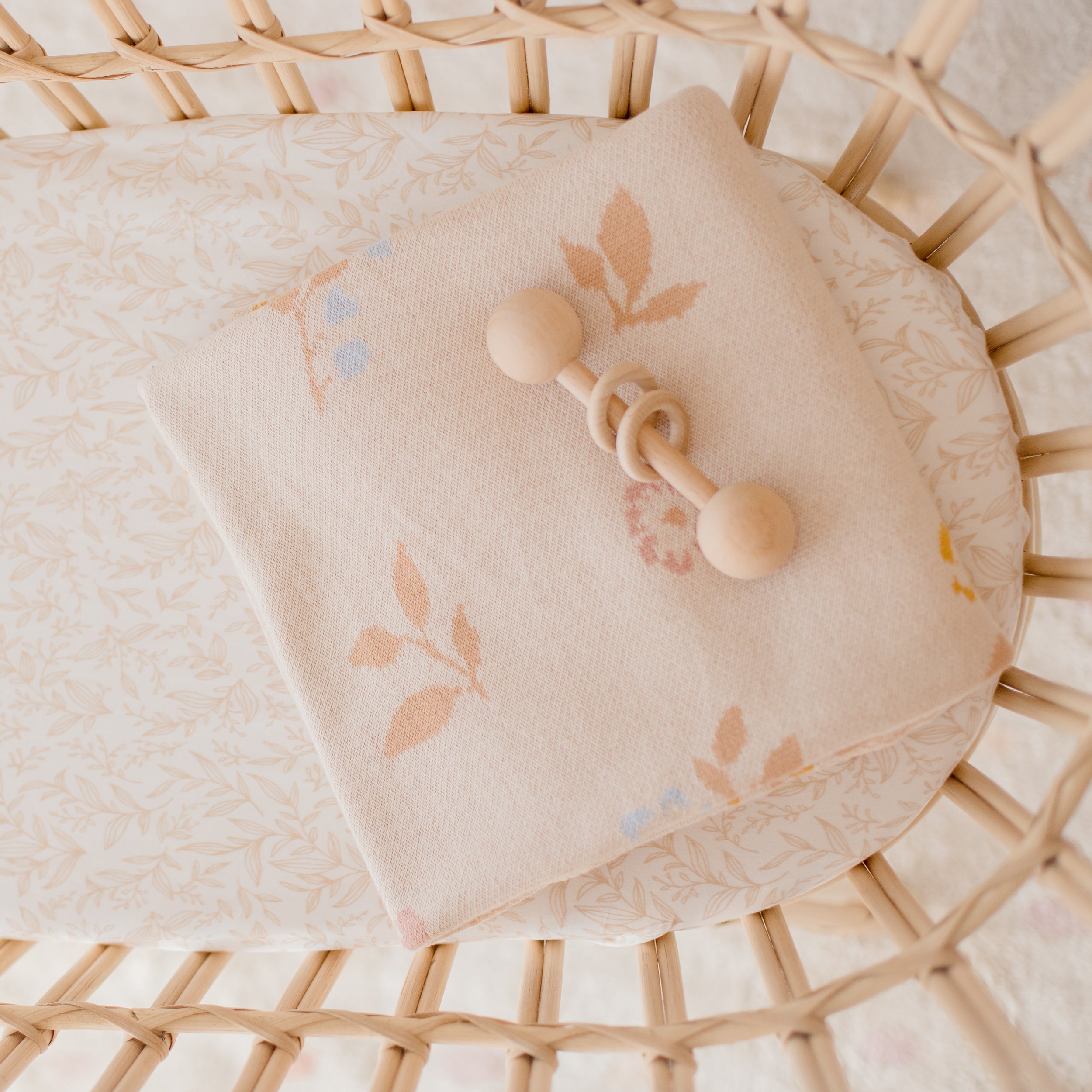 Golden Vines Organic Fitted Bassinet Sheet/Change Pad Cover