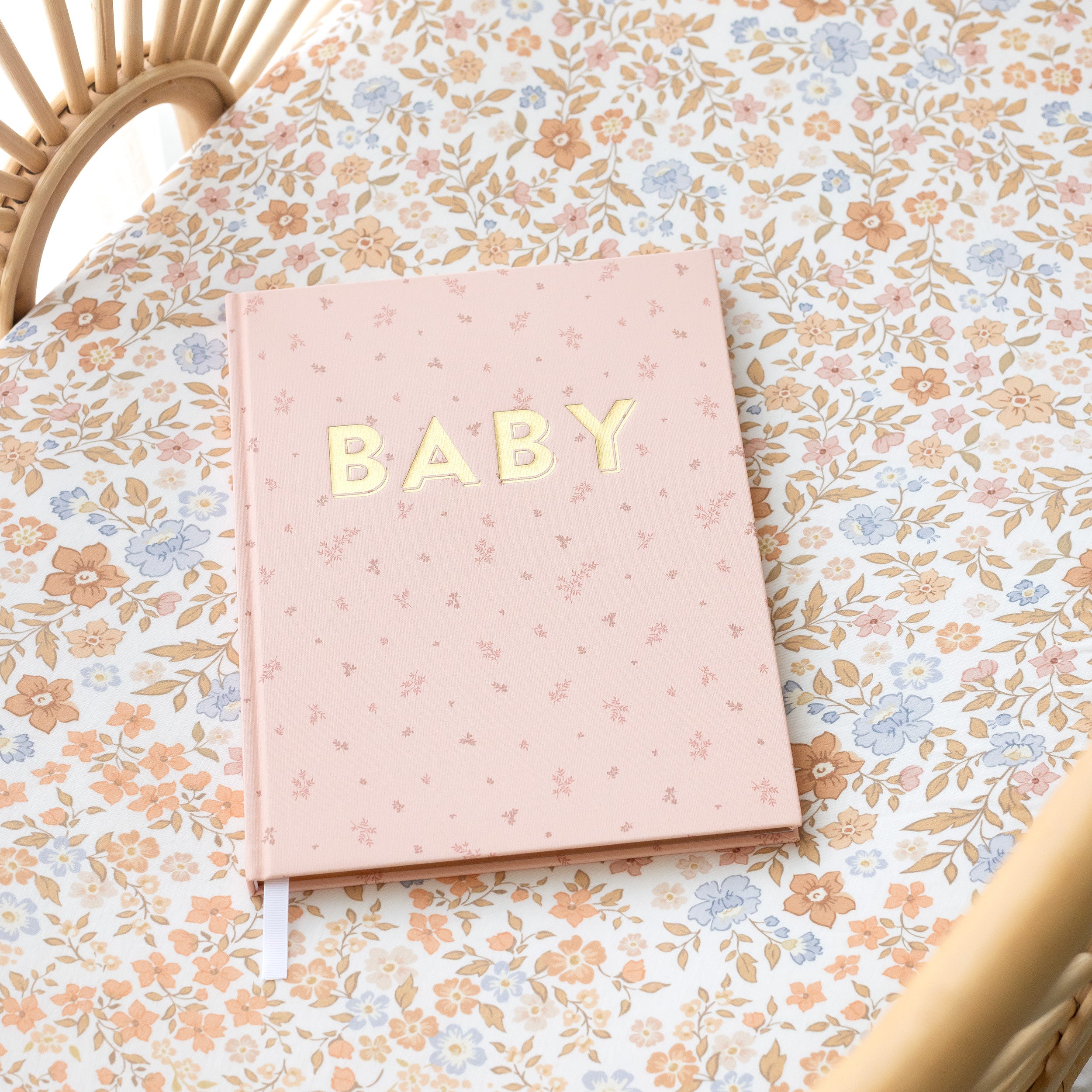 Broderie Organic Fitted Bassinet Sheet/Change Pad Cover