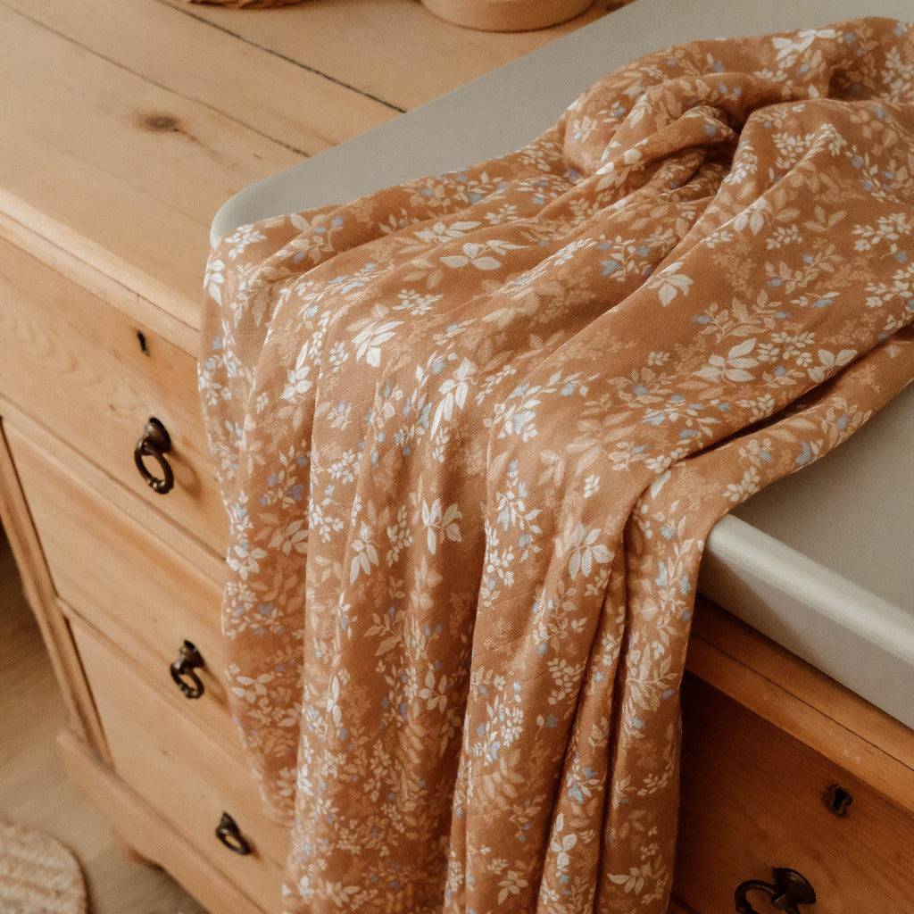 Gold Holly Organic Fitted Cot Sheet