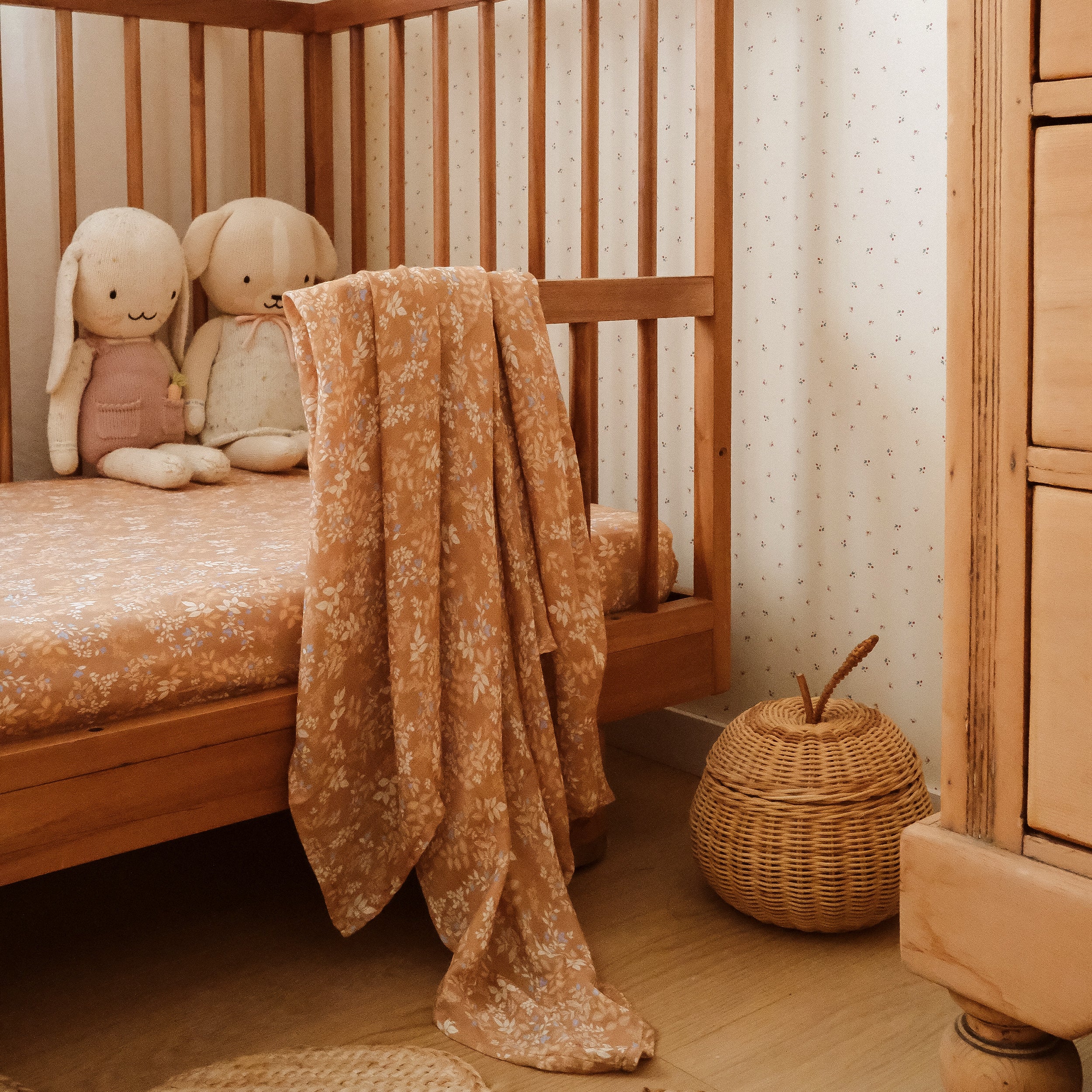 Gold Holly Organic Fitted Cot Sheet