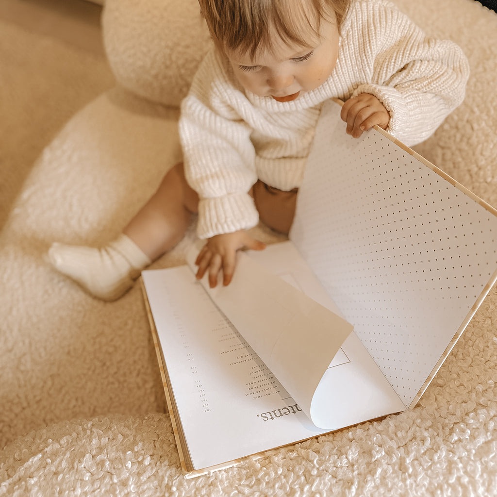 Baby Book Daisy Grid