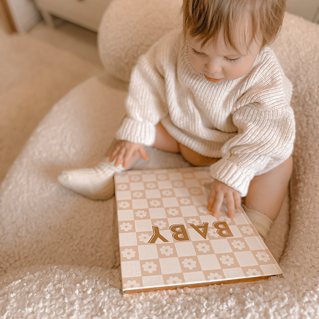 Baby Book Daisy Grid