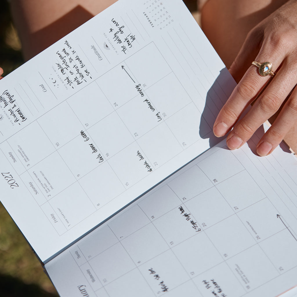 2027 A5 Vertical Planner - French Bows - PRE-ORDER (25 SEPTEMBER)