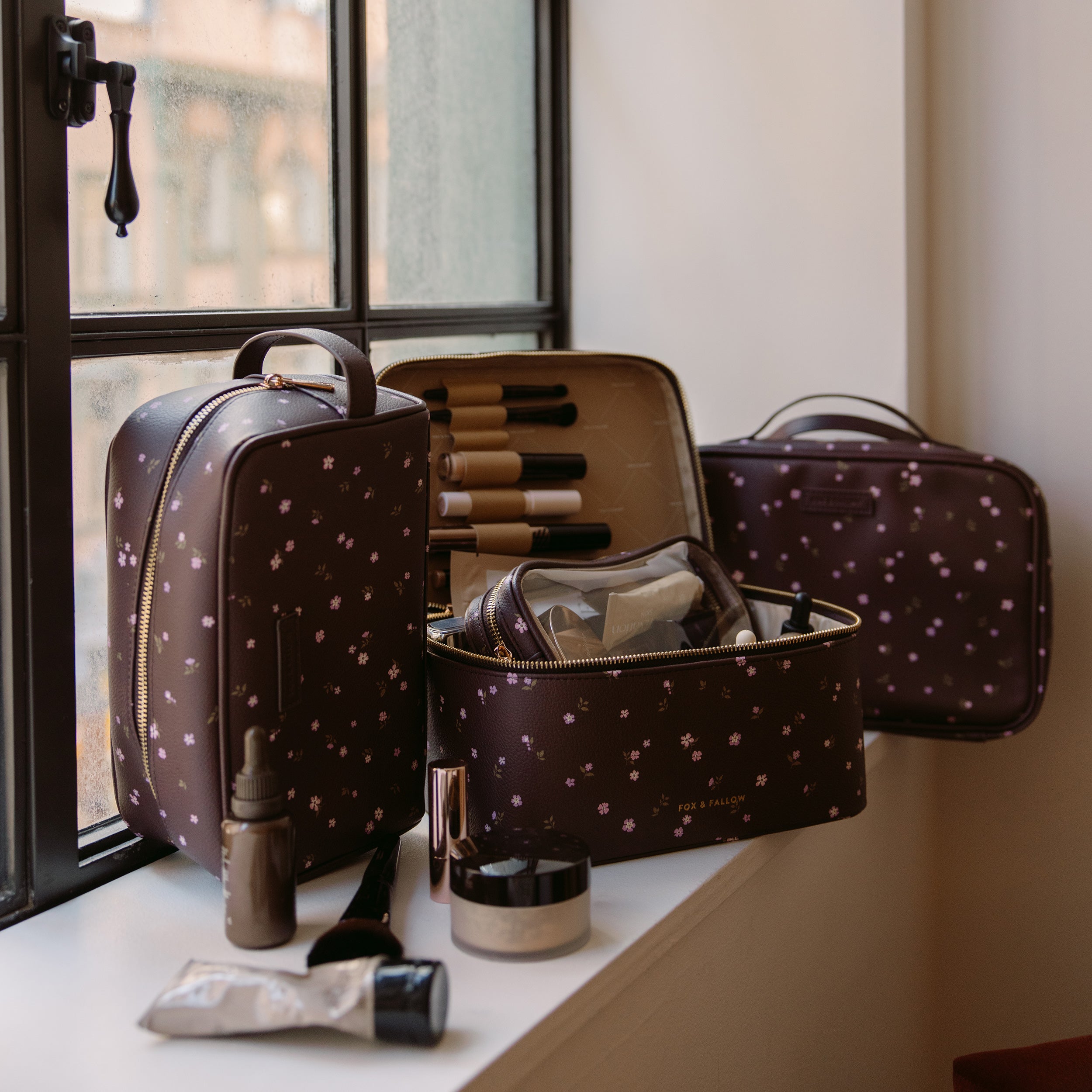 Wisteria Wash Bag - PRE-ORDER (ARRIVING JUNE)