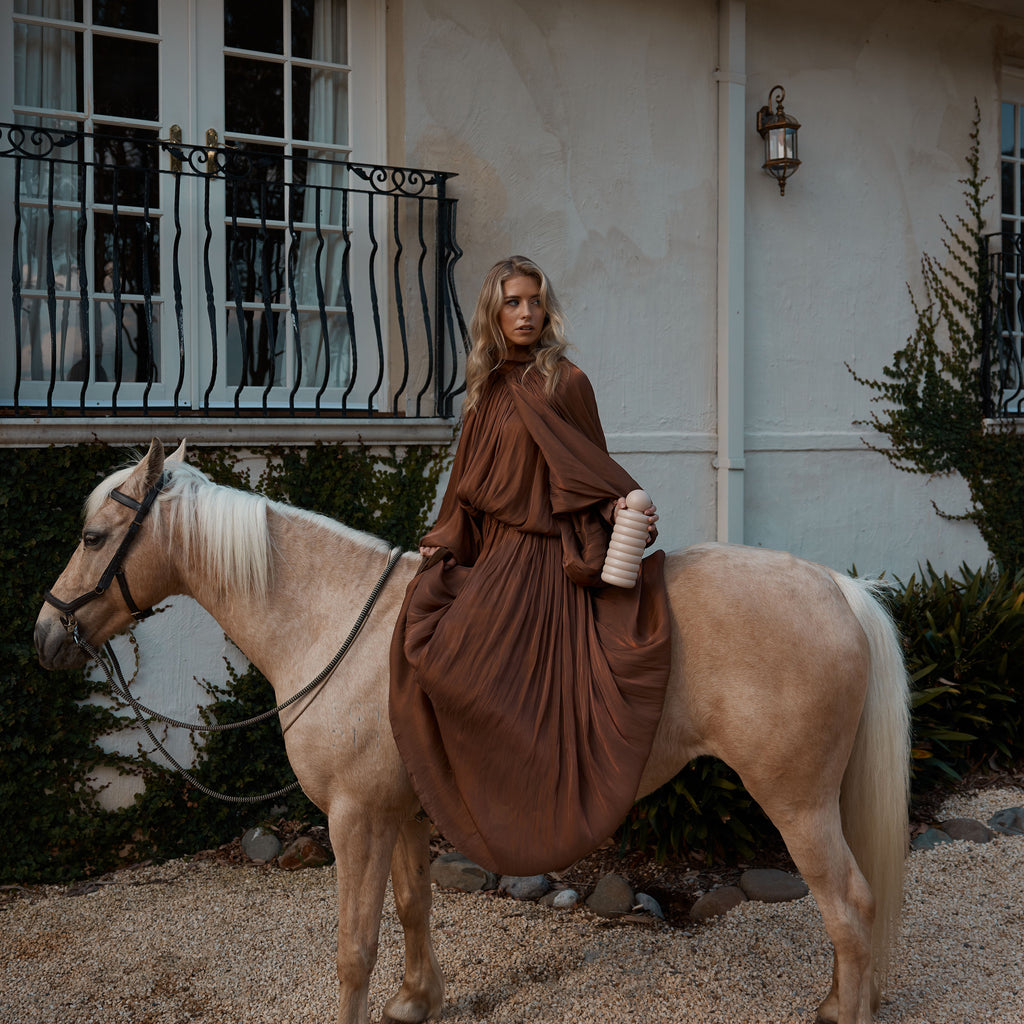 The Bubble Reusable Water Bottle 700ml - Latte - PRE-ORDER (APRIL)