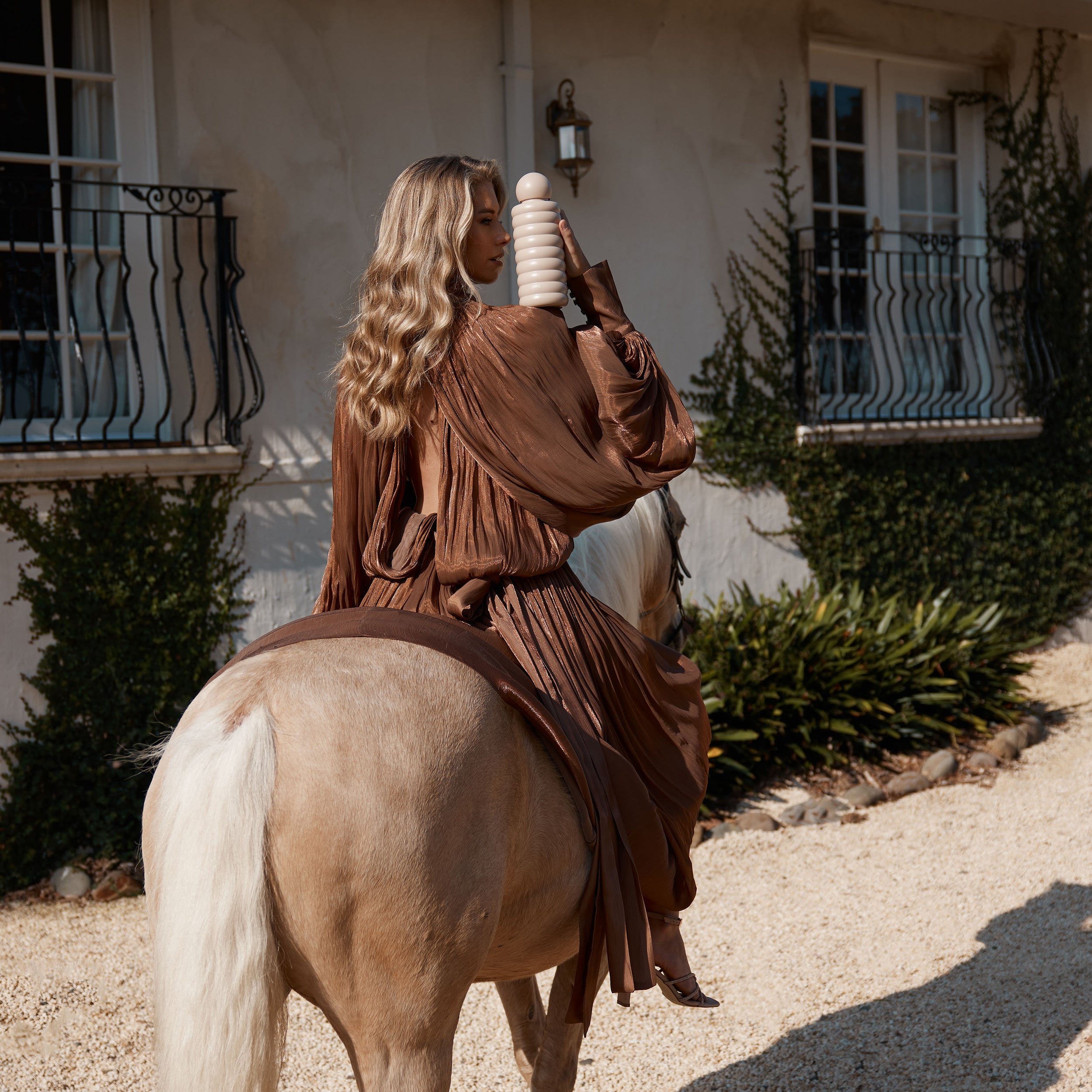 The Bubble Reusable Water Bottle 700ml - Latte - PRE-ORDER (APRIL)