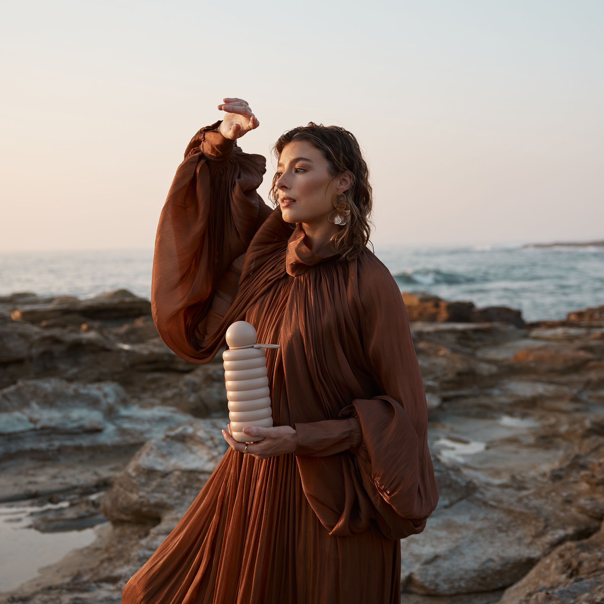 The Bubble Reusable Water Bottle 700ml - Latte - PRE-ORDER (LATE-APRIL)