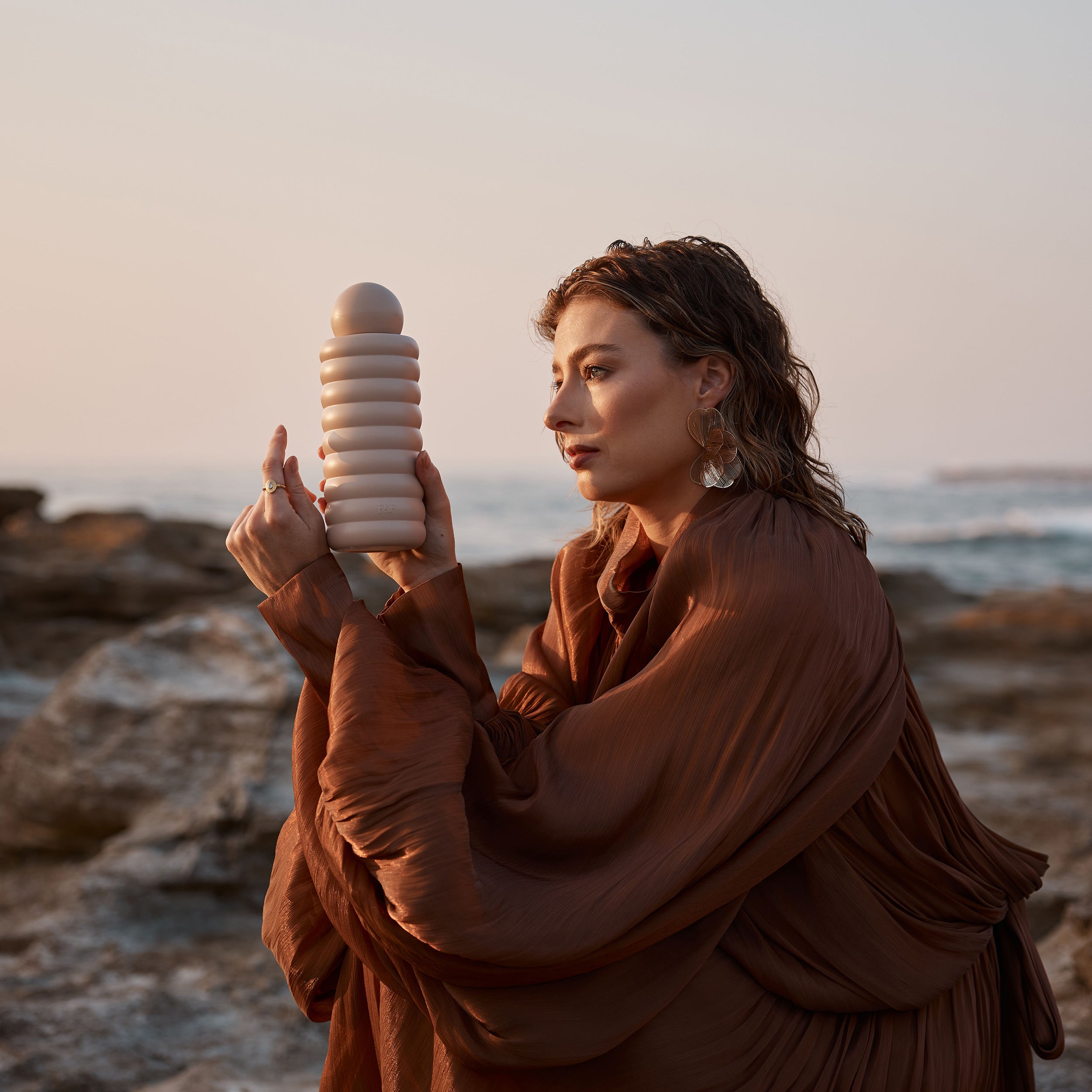 The Bubble Reusable Water Bottle 700ml - Latte - PRE-ORDER (LATE-APRIL)