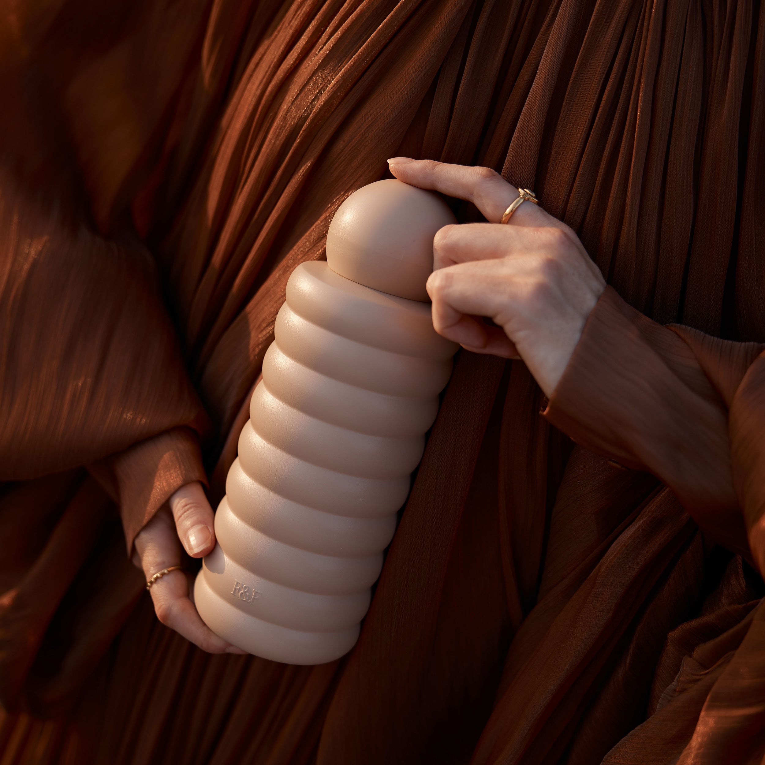 The Bubble Reusable Water Bottle 700ml - Latte - PRE-ORDER (LATE-APRIL)