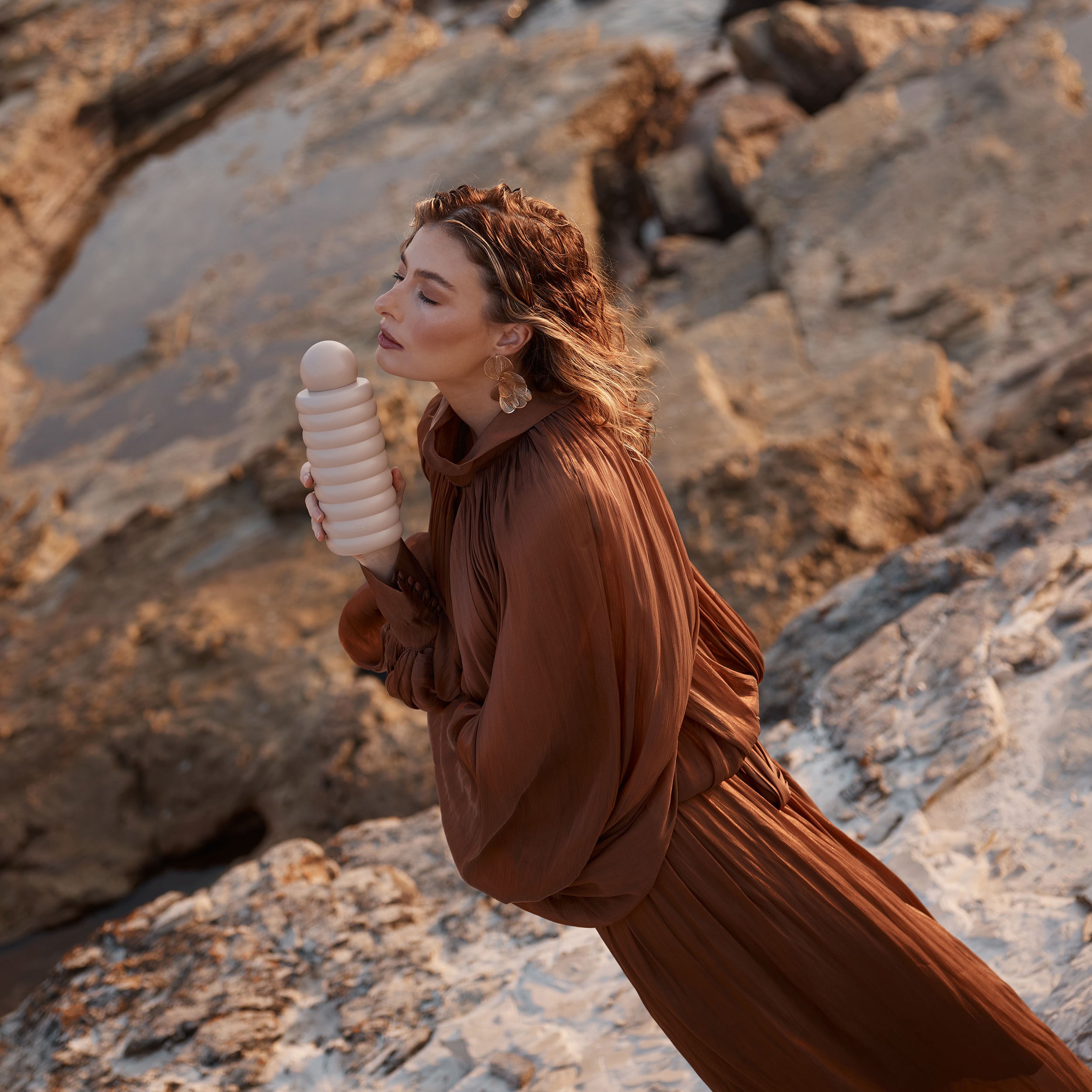 The Bubble Reusable Water Bottle 700ml - Latte - PRE-ORDER (LATE-APRIL)