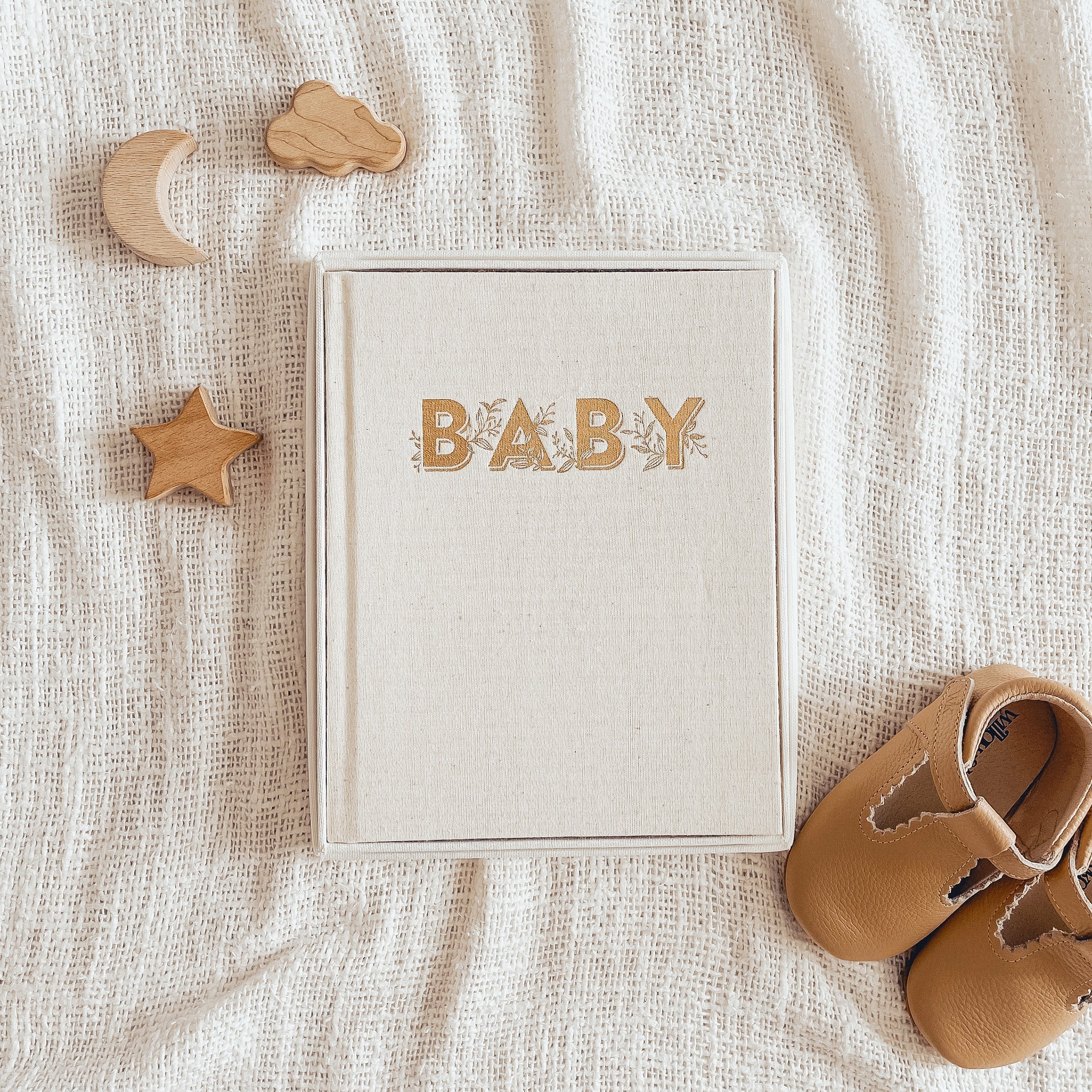 FJ035-BabyBook-MiniOatmeal-TwoBrisbaneMamas-11-square_a36c4113-592f-443c-b4e4-a661e64b6640.jpg