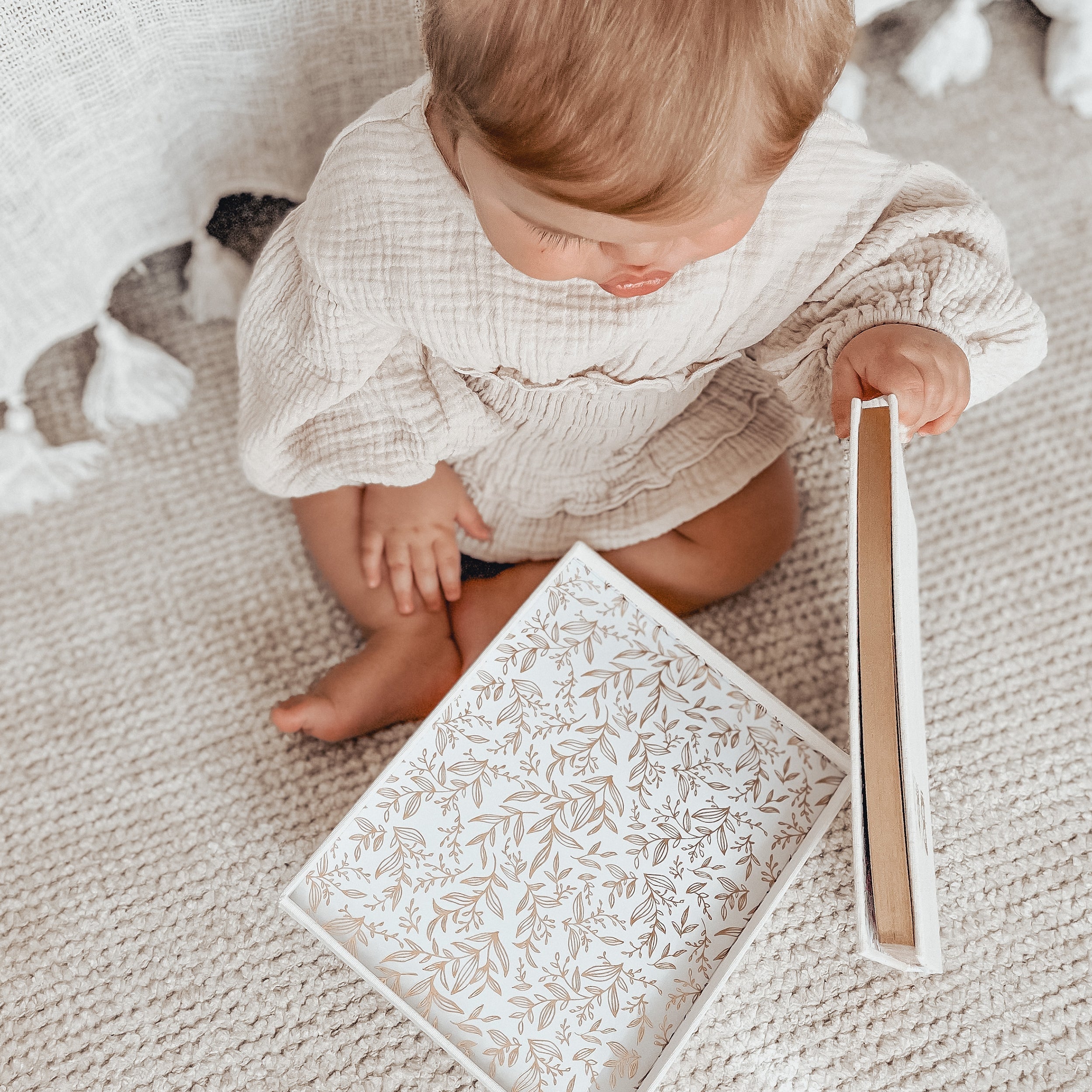FJ035-BabyBook-MiniOatmeal-TwoBrisbaneMamas-23-square_fd99d140-48b9-4f7d-a2e8-30433e2c8175.jpg