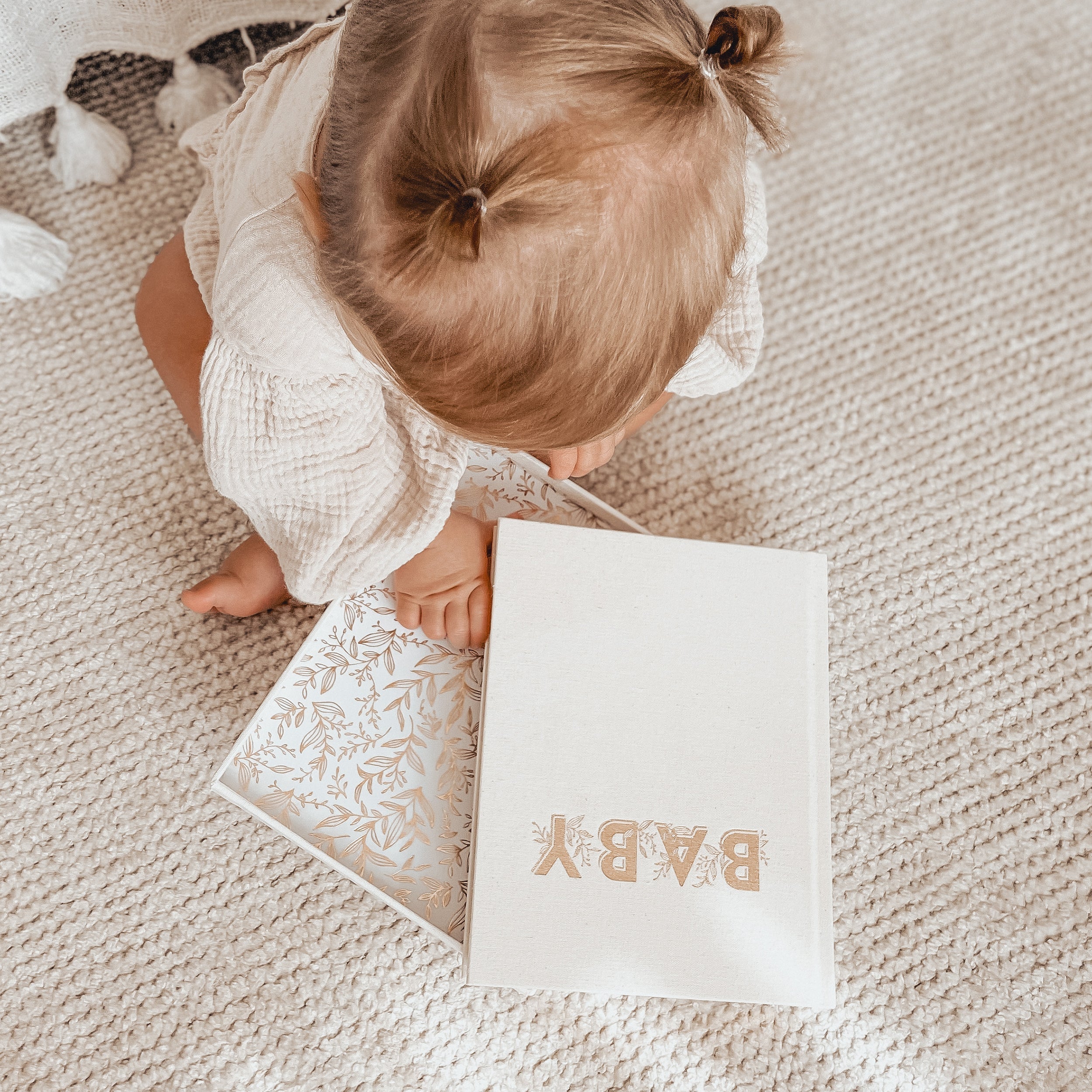FJ035-BabyBook-MiniOatmeal-TwoBrisbaneMamas-26-square_26cc314d-fa9c-4265-9344-9ea7eefdb1e2.jpg