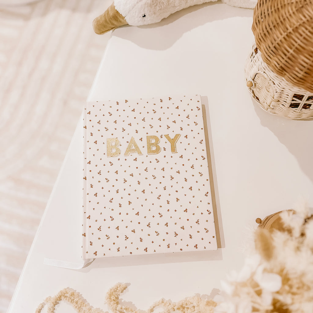 Baby Book Broderie