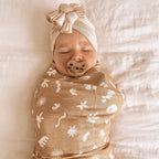 MWRAP22-FrescoSwaddle-LikedByLeo-2-square.jpg